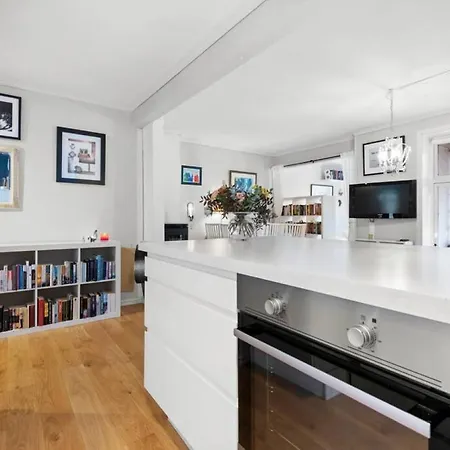 Apartment Dinbnb Homes I Family Friendly In Historical Sandviken *